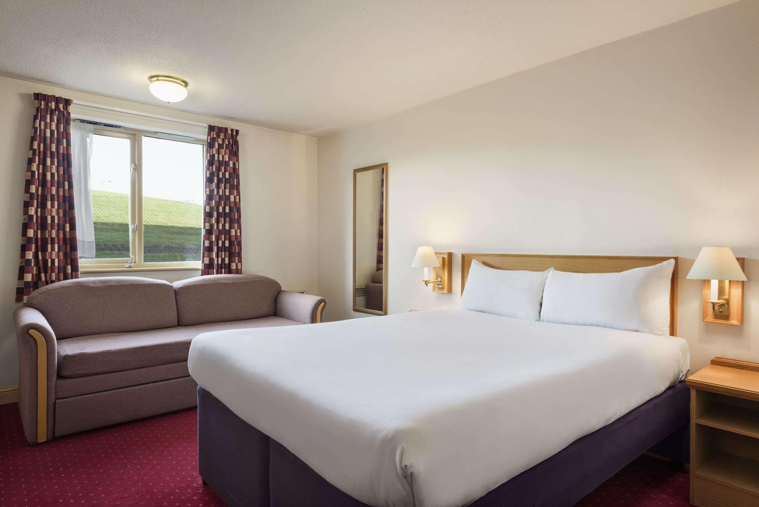 Days Tewkesbury Hotel