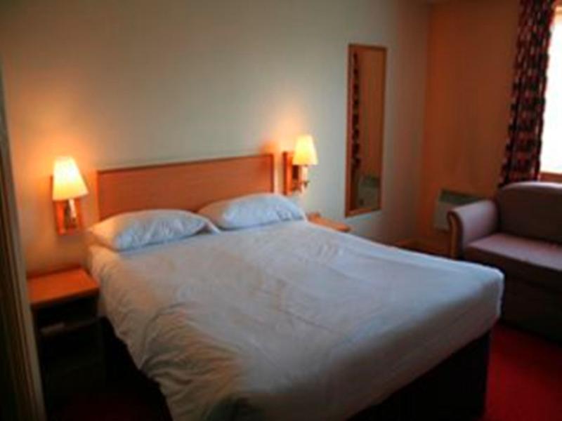 Days Tewkesbury Hotel 3*