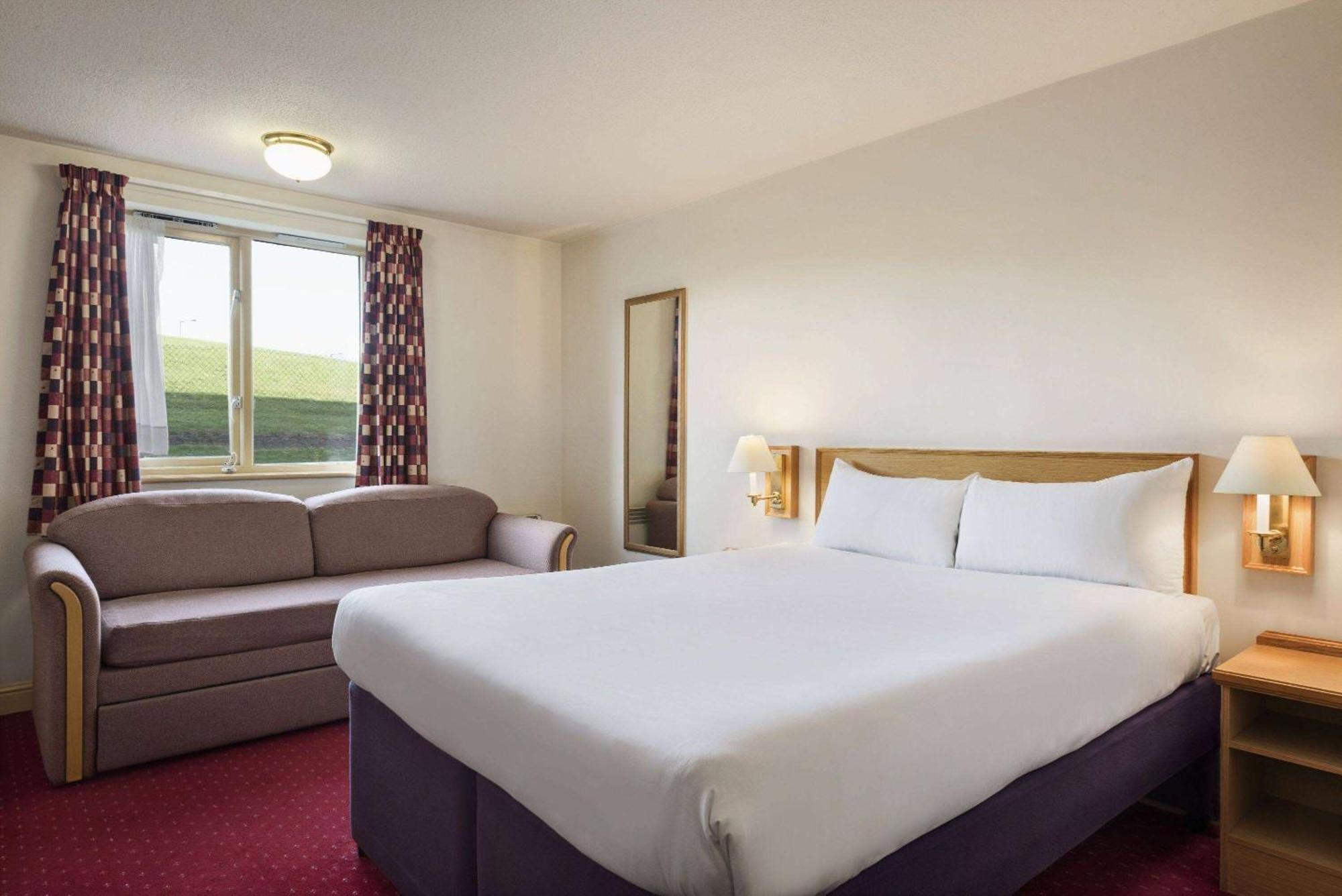 Days Tewkesbury Hotel